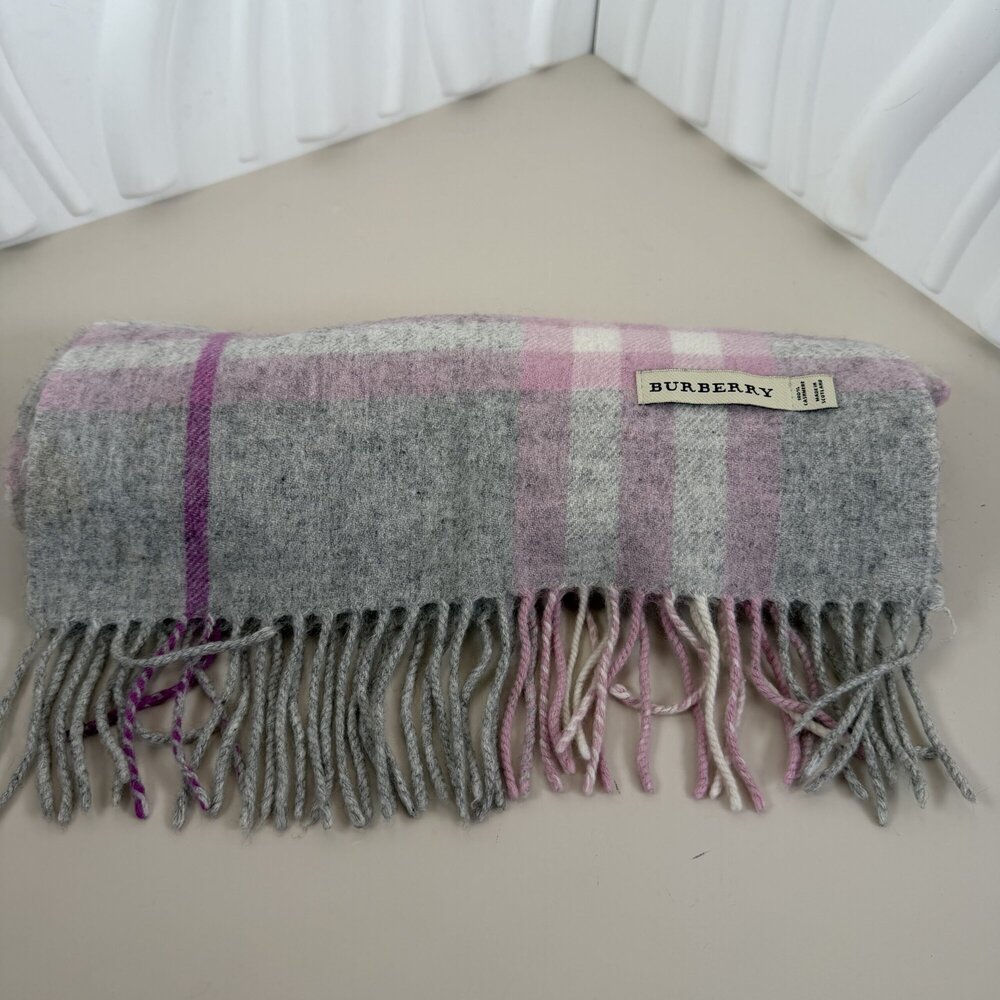 Burberry Cashmere Scarf in Grey and Pink Check